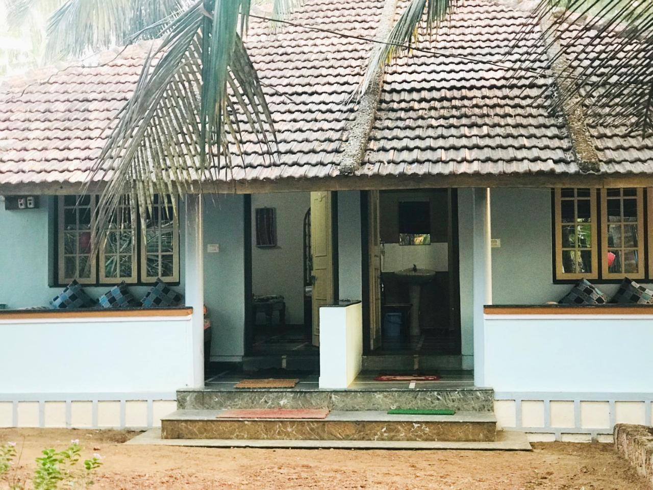 Hotel Om Star Beach Cottage Gokarna  Exterior foto