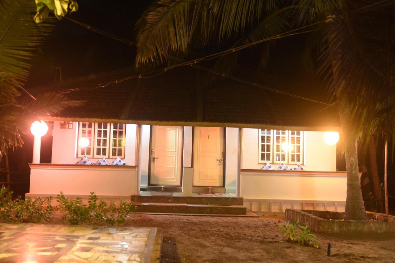 Hotel Om Star Beach Cottage Gokarna  Exterior foto