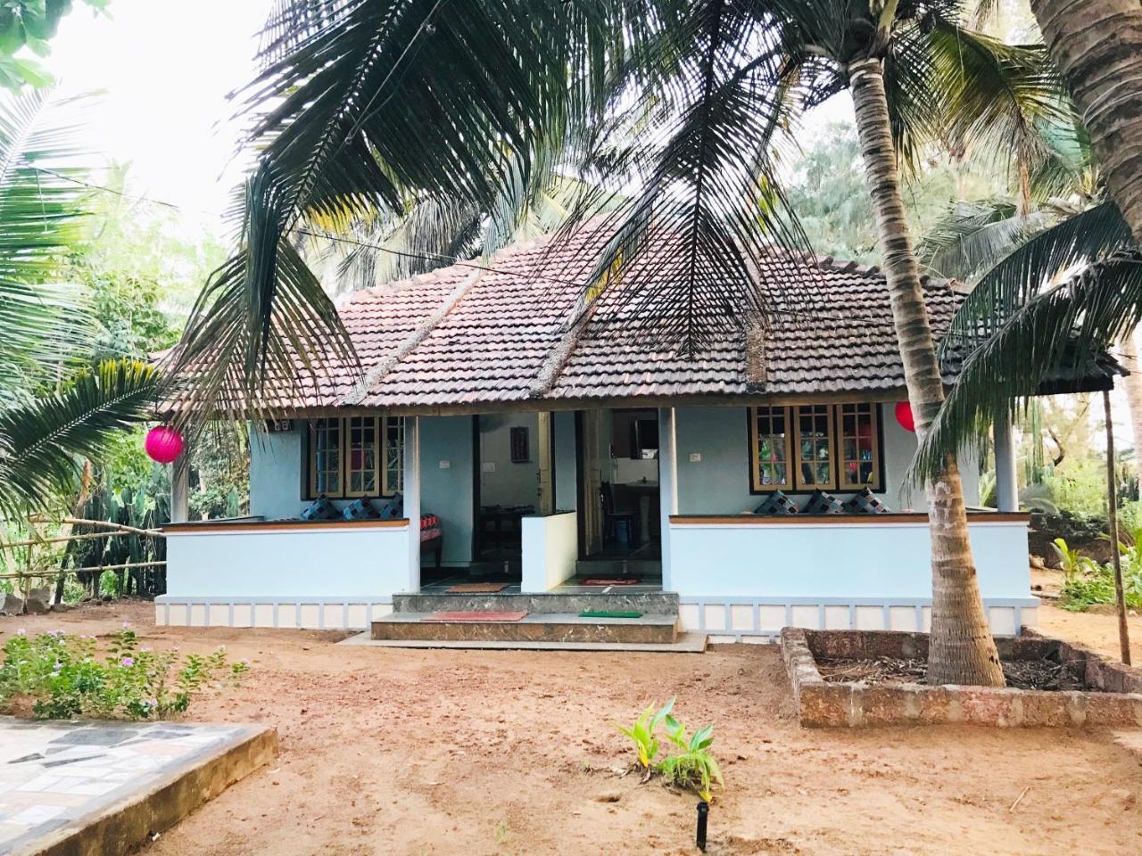 Hotel Om Star Beach Cottage Gokarna  Exterior foto