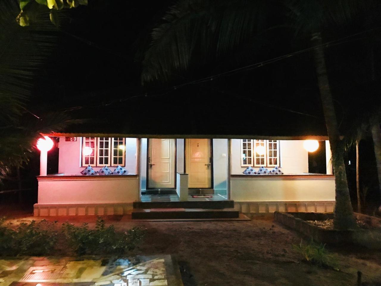 Hotel Om Star Beach Cottage Gokarna  Exterior foto