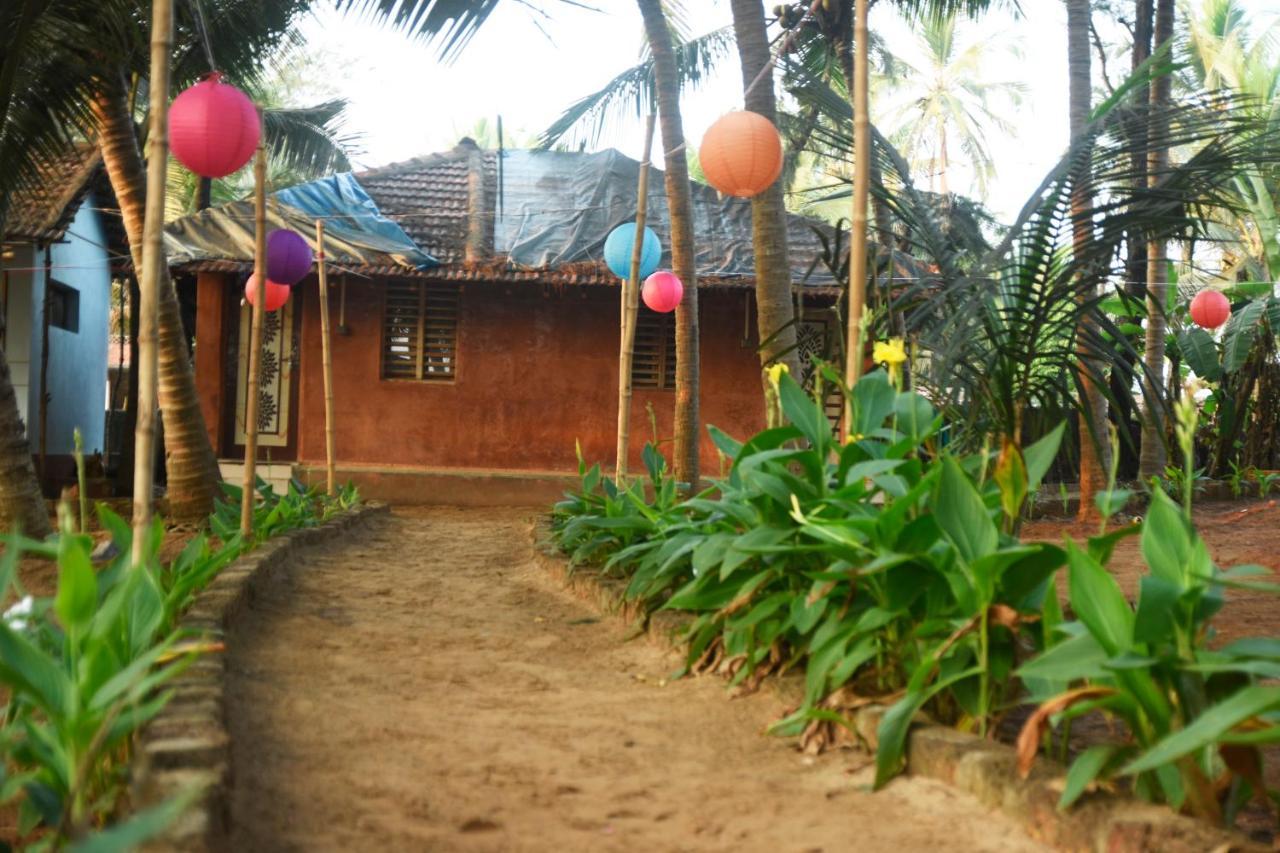 Hotel Om Star Beach Cottage Gokarna  Exterior foto